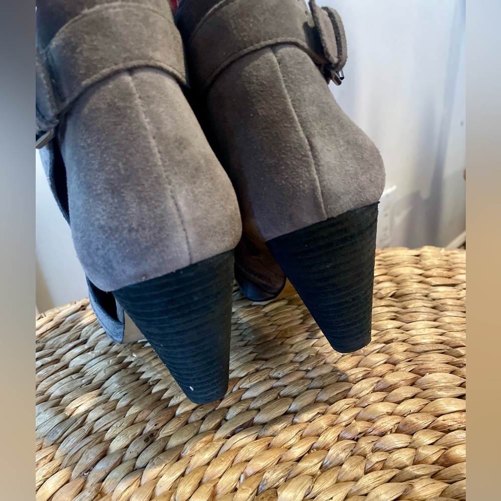 Vince Camuto “Ennley” Bootie - Picture 4 of 4